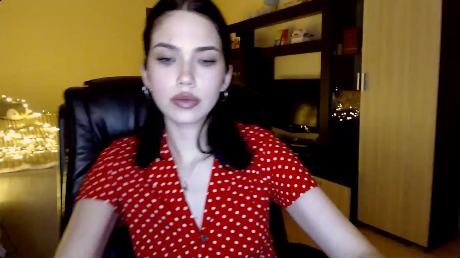 Gallery image thumbnail from LovellyRima__'s myfreecams stream on, 06/03/2024, 19:45 image 20 of 20