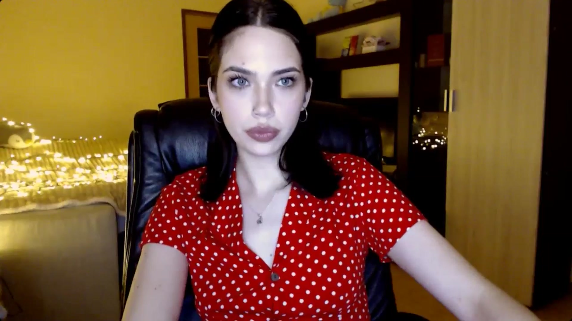 Gallery image thumbnail from LovellyRima__'s myfreecams stream on, 06/03/2024, 19:45 image 16 of 20