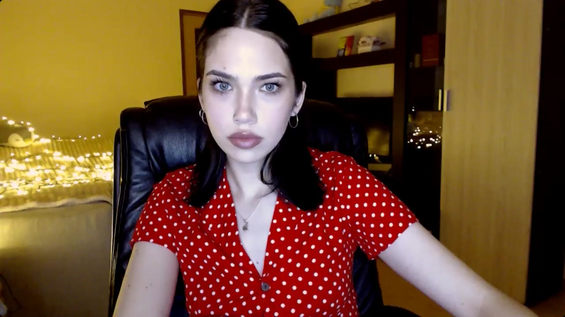 Gallery image thumbnail from LovellyRima__'s myfreecams stream on, 06/03/2024, 19:45 image 18 of 20