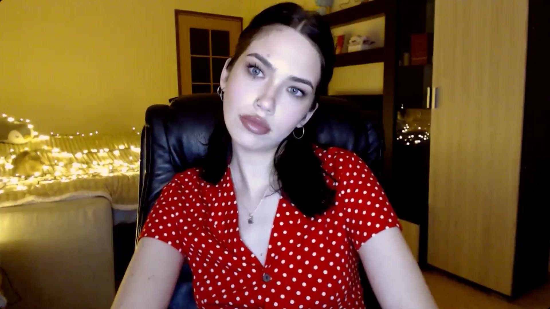 Gallery image thumbnail from LovellyRima__'s myfreecams stream on, 06/03/2024, 19:45 image 13 of 20