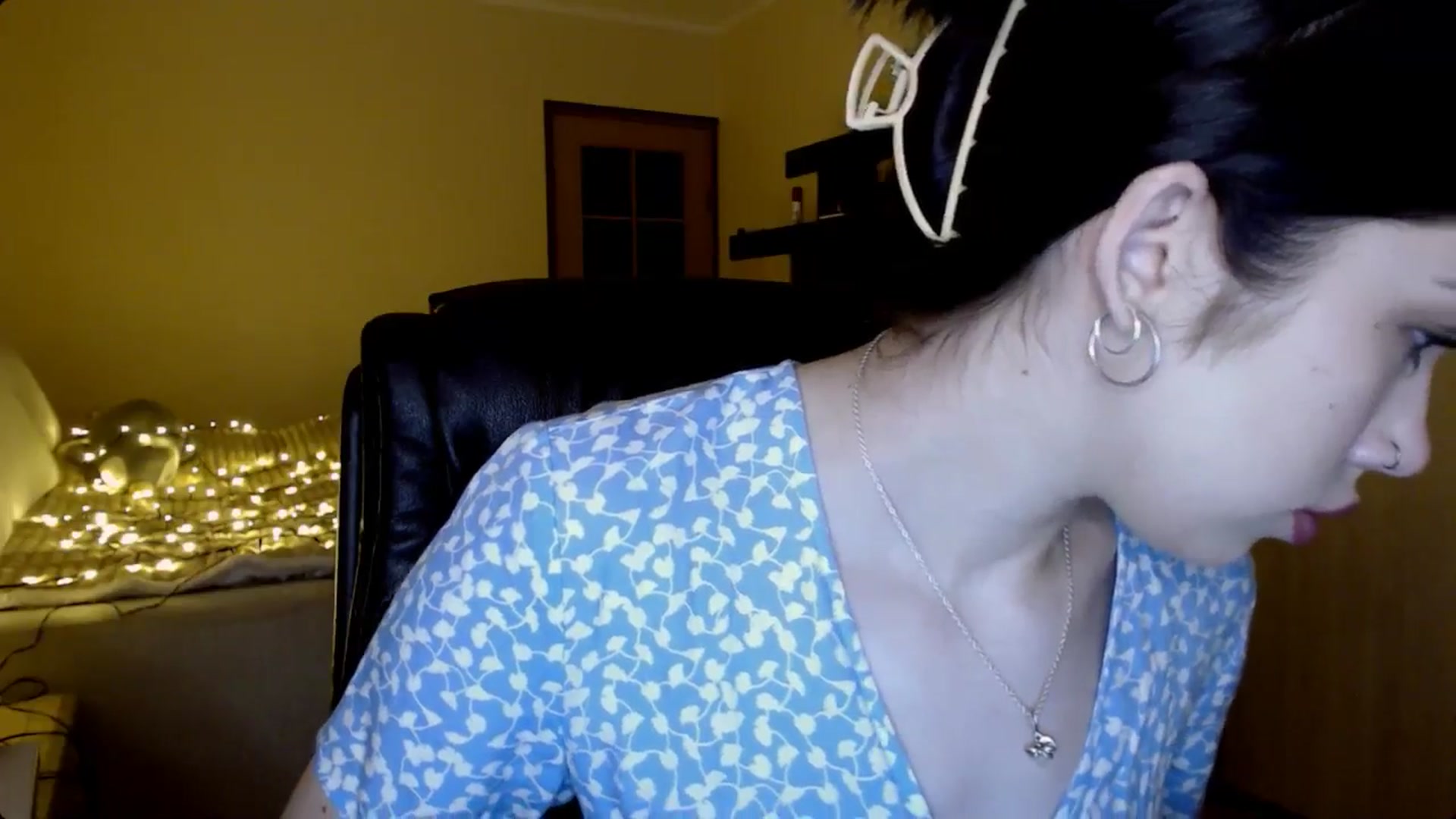 Gallery image thumbnail from LovellyRima__'s myfreecams stream on, 06/05/2024, 20:00 image 10 of 20