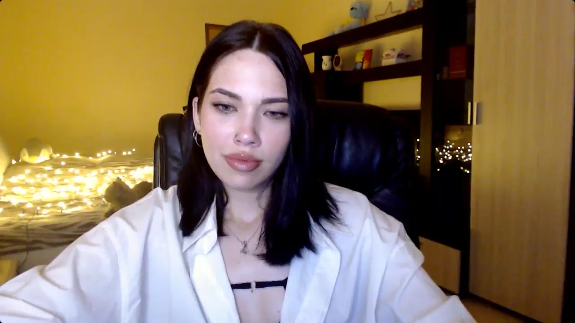 Gallery image thumbnail from LovellyRima__'s myfreecams stream on, 06/13/2024, 22:08 image 7 of 20