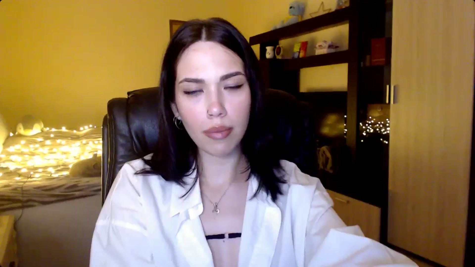 Gallery image thumbnail from LovellyRima__'s myfreecams stream on, 06/13/2024, 22:08 image 15 of 20