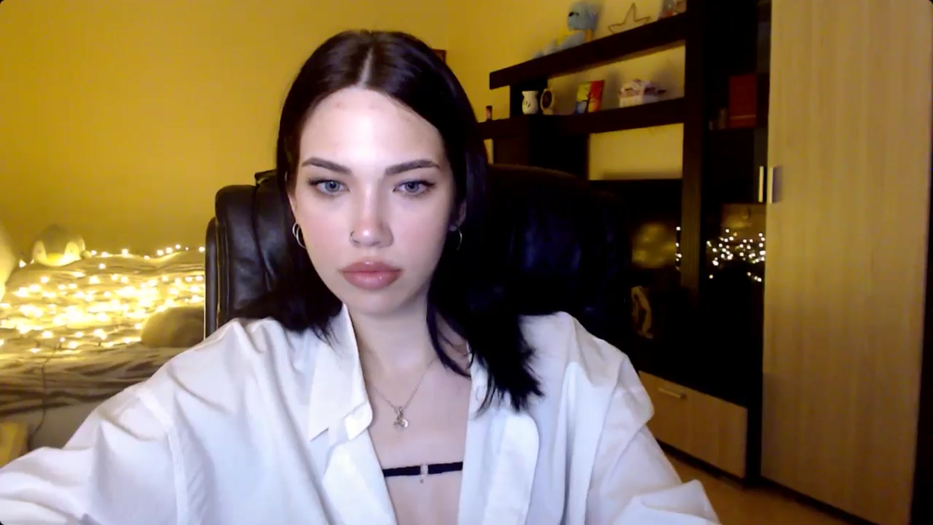 Gallery image thumbnail from LovellyRima__'s myfreecams stream on, 06/13/2024, 22:08 image 16 of 20