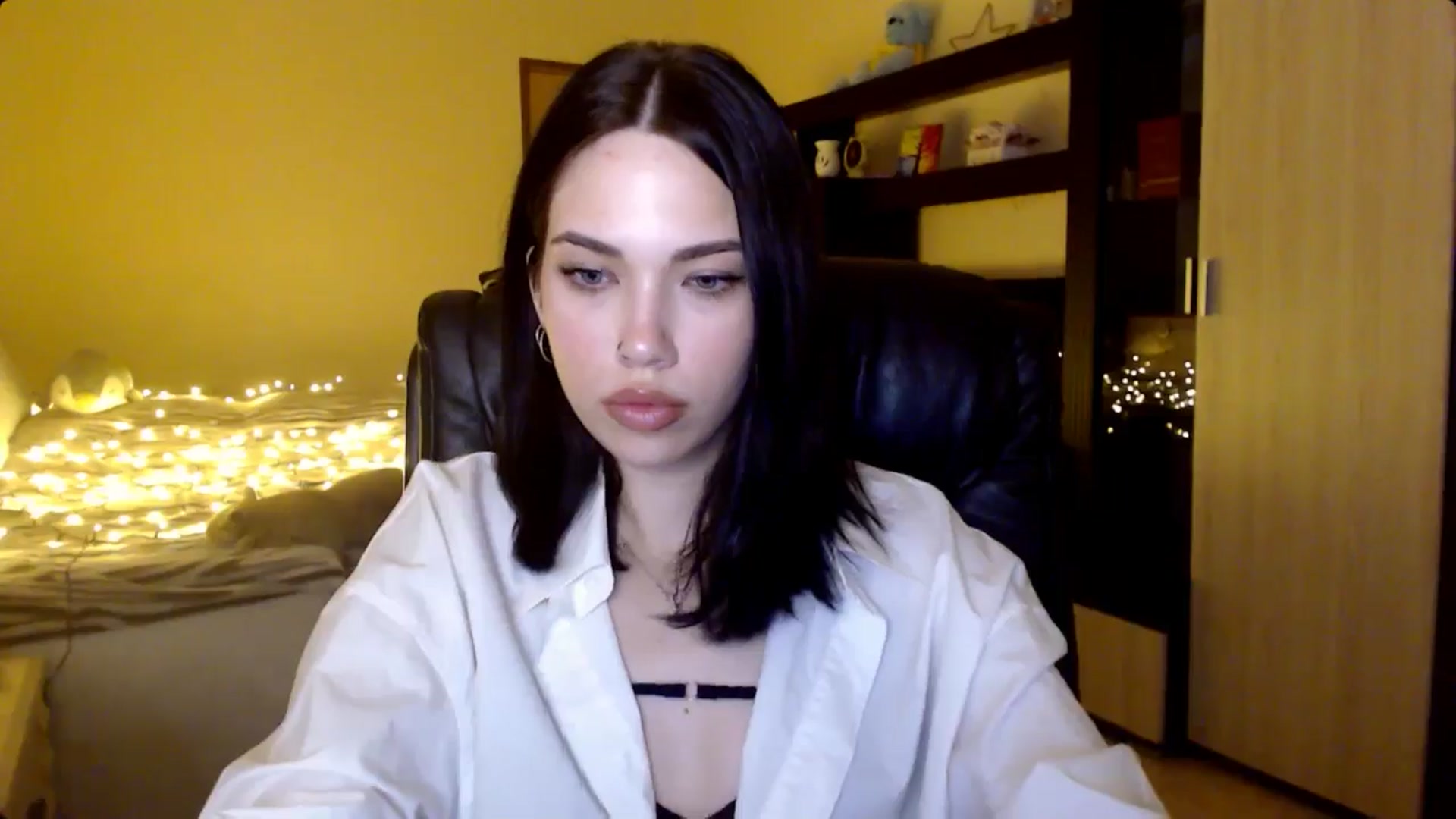 Gallery image thumbnail from LovellyRima__'s myfreecams stream on, 06/13/2024, 22:08 image 4 of 20
