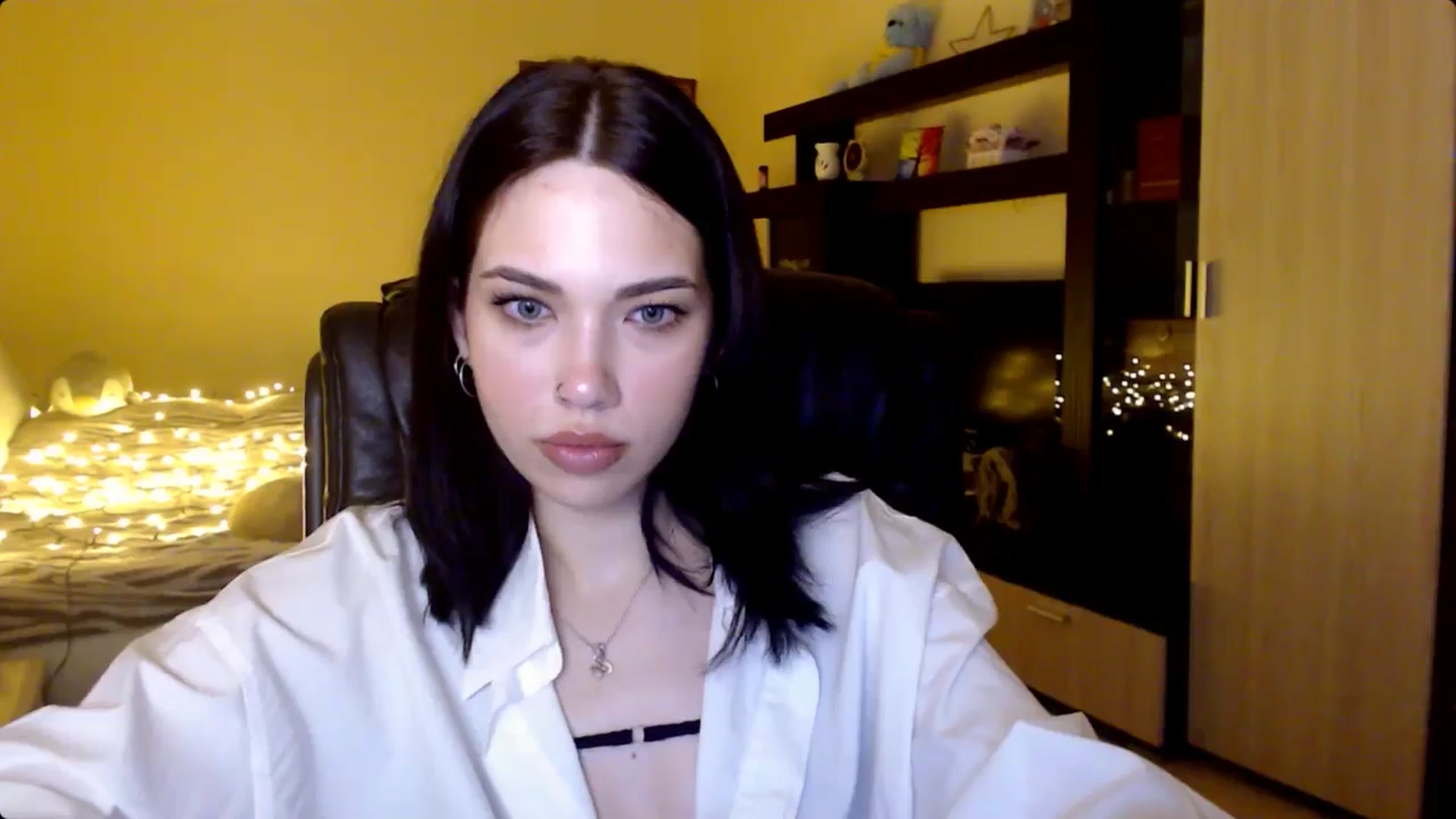 Gallery image thumbnail from LovellyRima__'s myfreecams stream on, 06/13/2024, 22:08 image 17 of 20