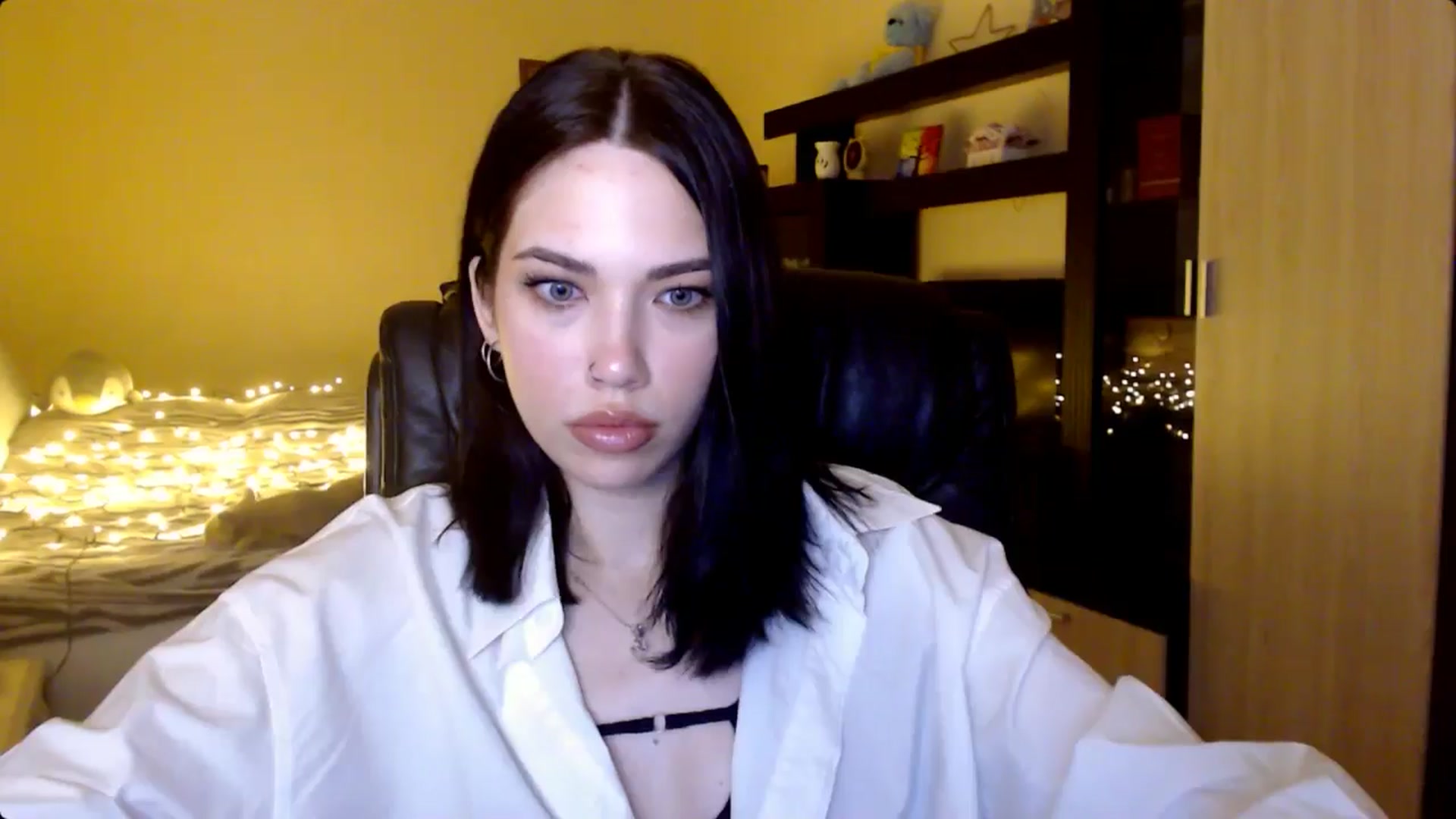 Gallery image thumbnail from LovellyRima__'s myfreecams stream on, 06/13/2024, 22:08 image 2 of 20