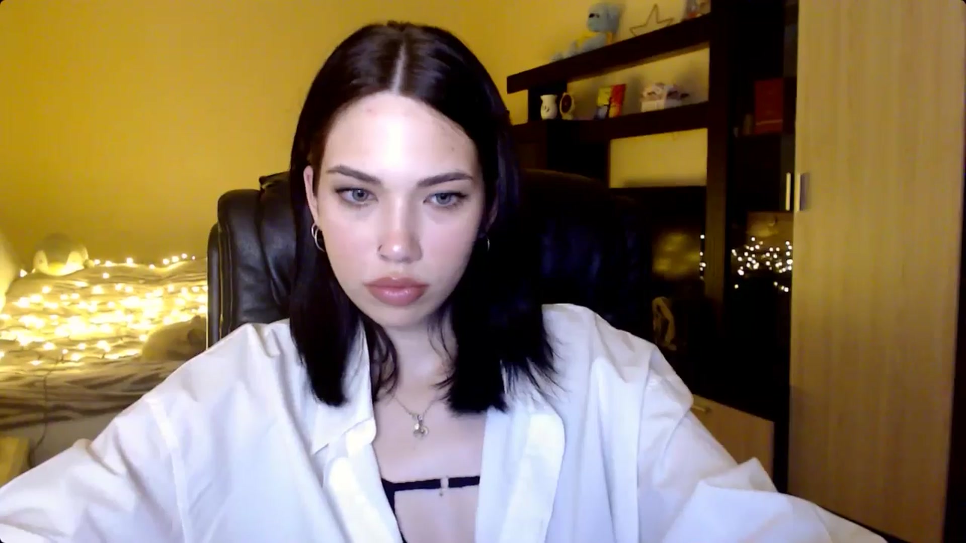 Gallery image thumbnail from LovellyRima__'s myfreecams stream on, 06/13/2024, 22:08 image 12 of 20