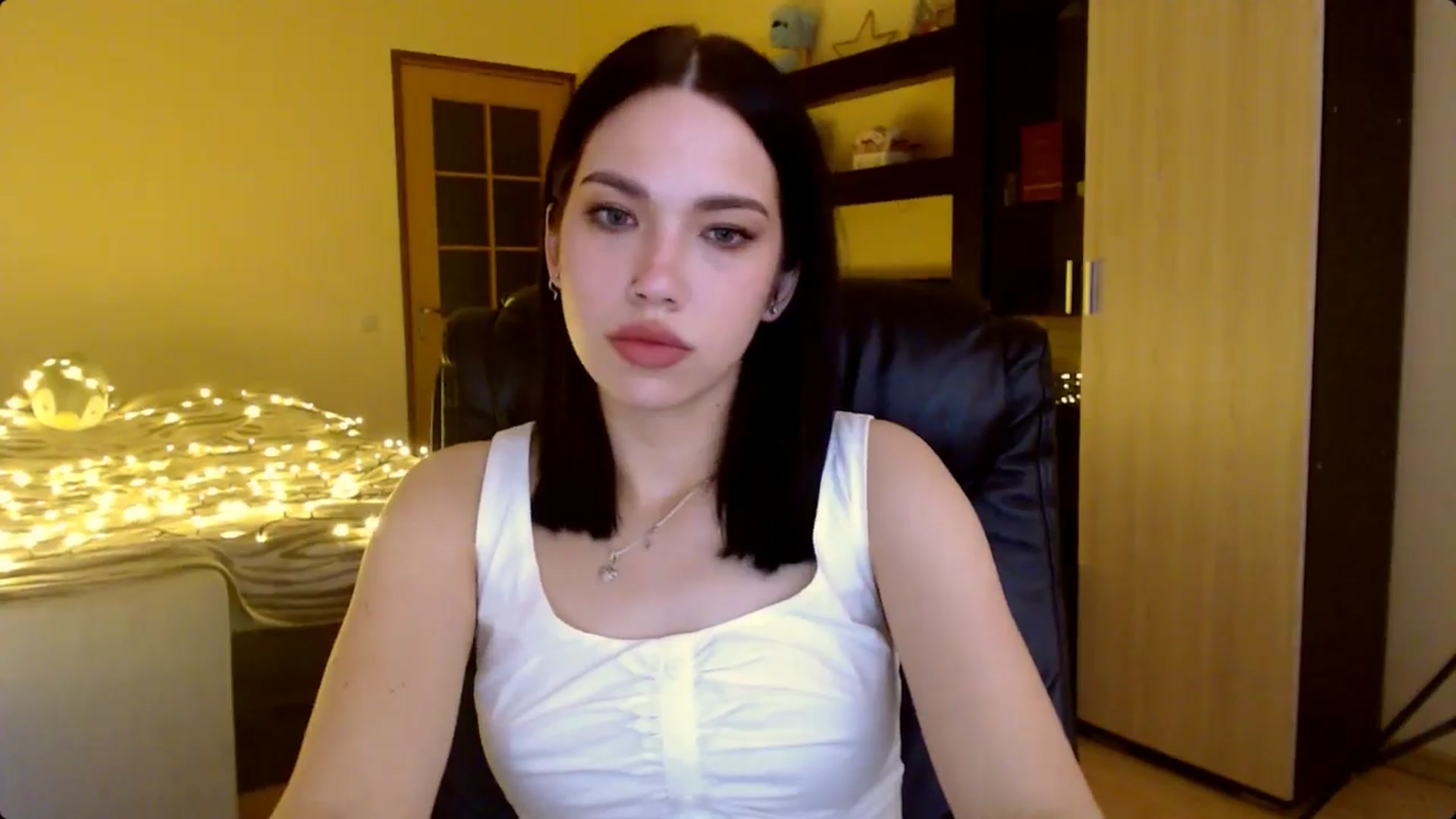 Gallery image thumbnail from LovellyRima__'s myfreecams stream on, 06/22/2024, 18:26 image 5 of 20