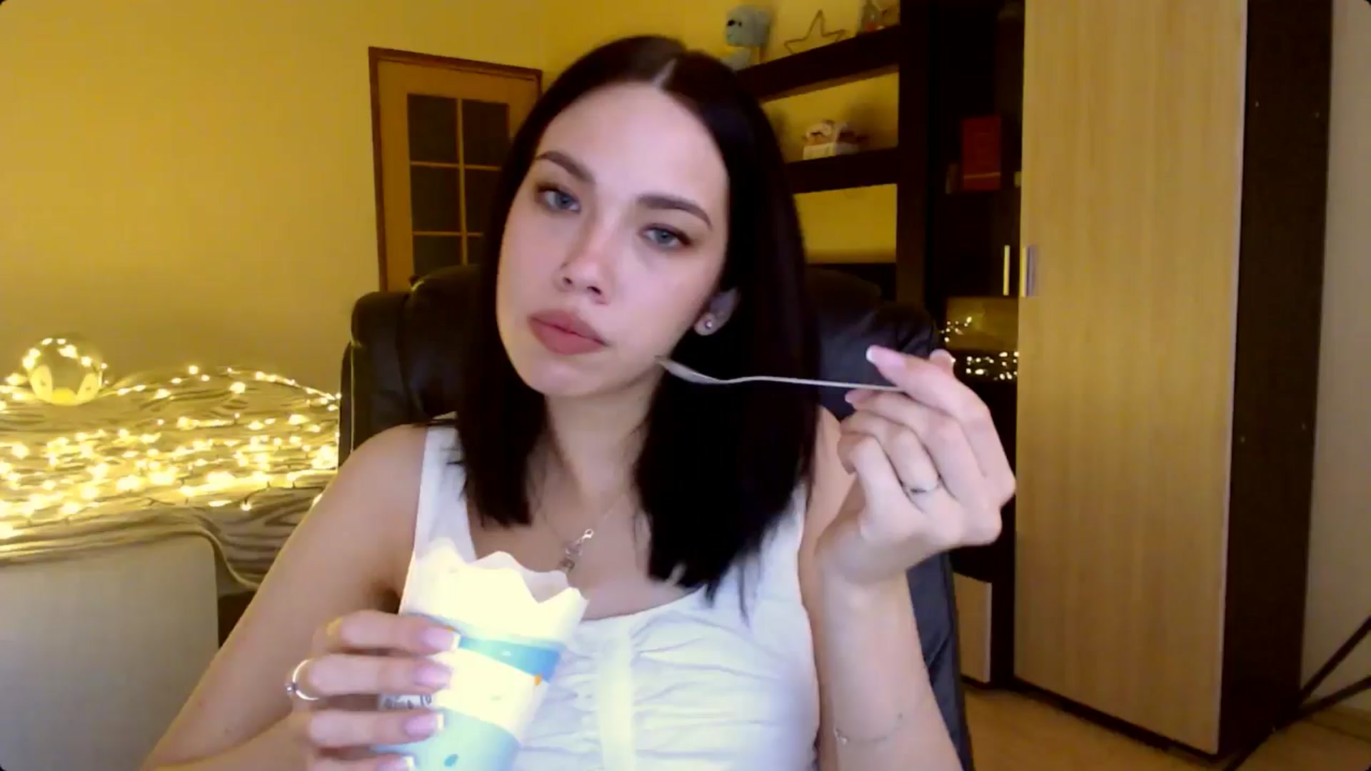 Gallery image thumbnail from LovellyRima__'s myfreecams stream on, 06/22/2024, 18:26 image 1 of 20