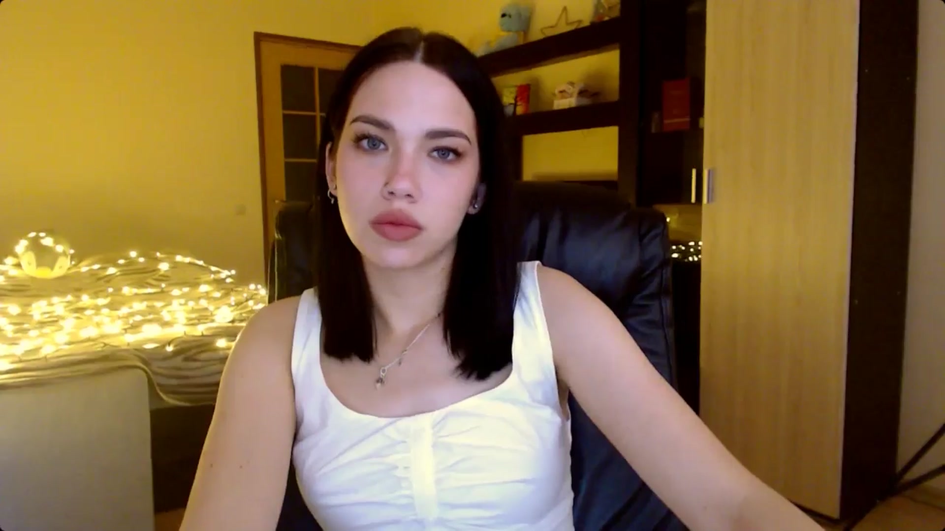 Gallery image thumbnail from LovellyRima__'s myfreecams stream on, 06/22/2024, 18:26 image 6 of 20