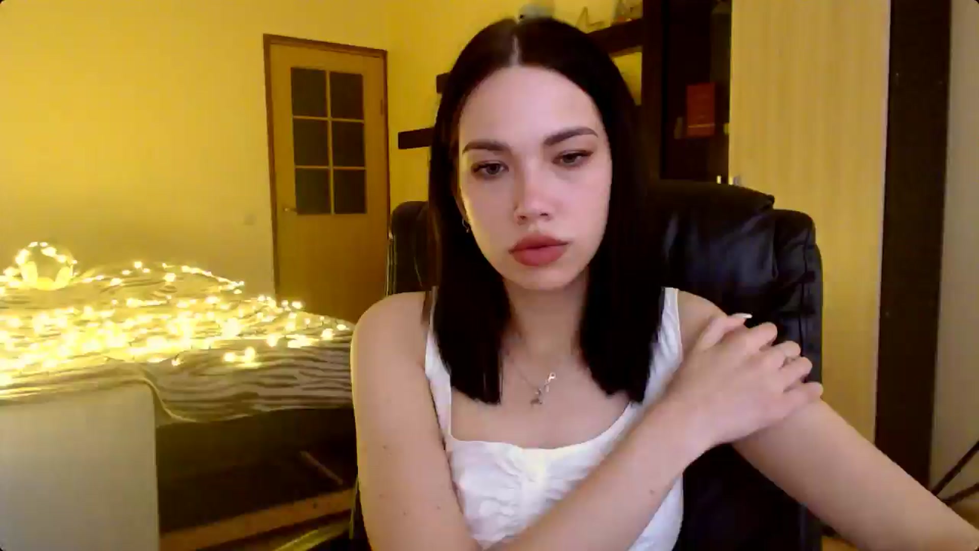 Gallery image thumbnail from LovellyRima__'s myfreecams stream on, 06/22/2024, 18:26 image 7 of 20