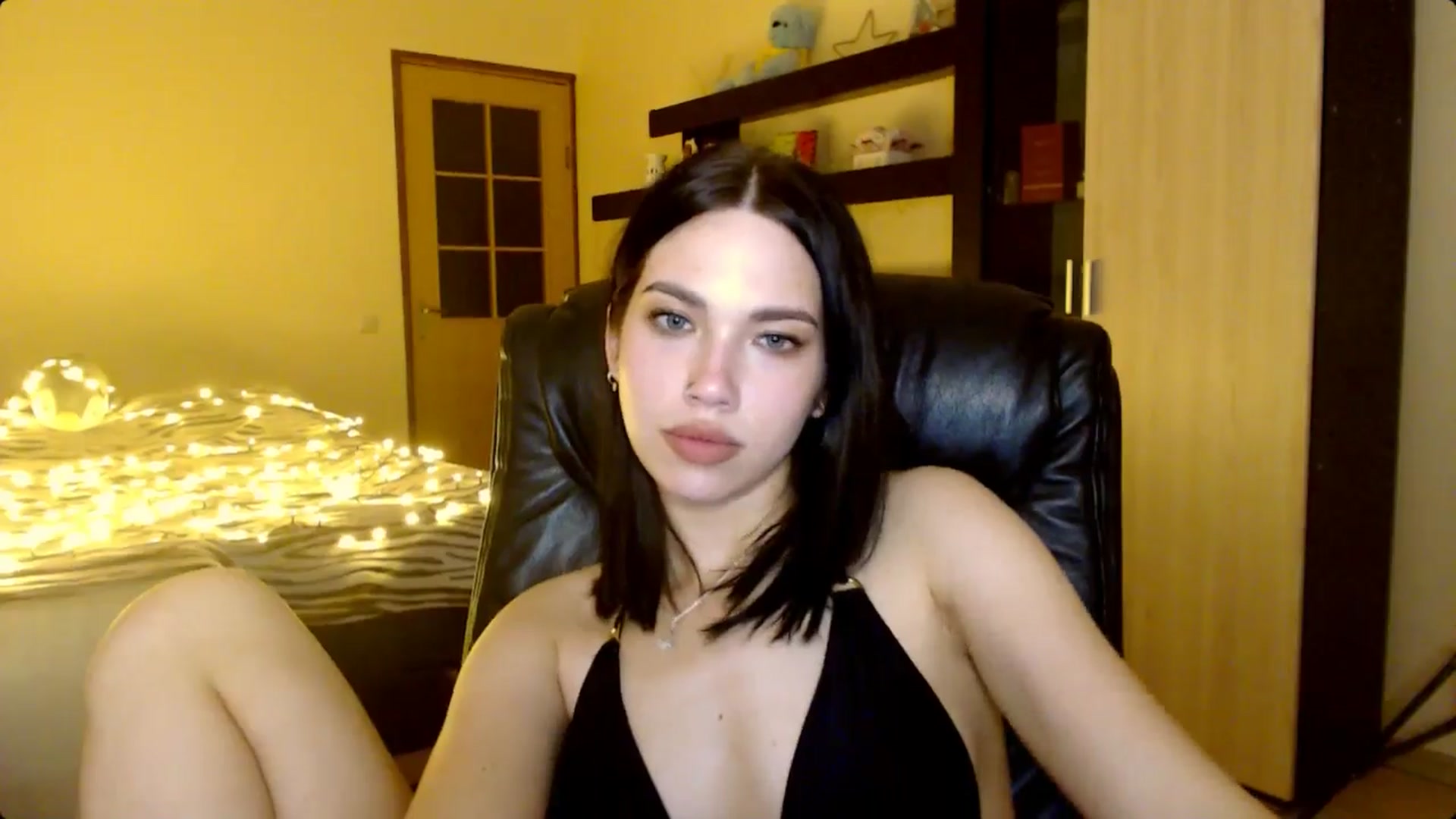 Gallery image thumbnail from LovellyRima__'s myfreecams stream on, 06/22/2024, 18:26 image 20 of 20