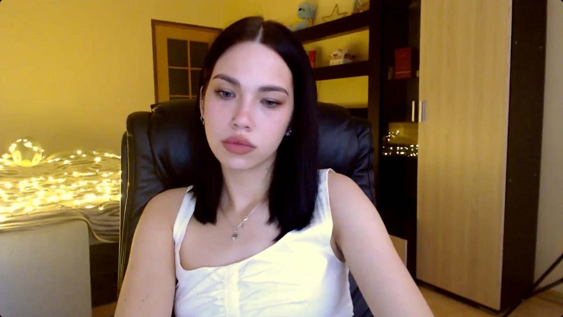 Gallery image thumbnail from LovellyRima__'s myfreecams stream on, 06/22/2024, 18:26 image 3 of 20
