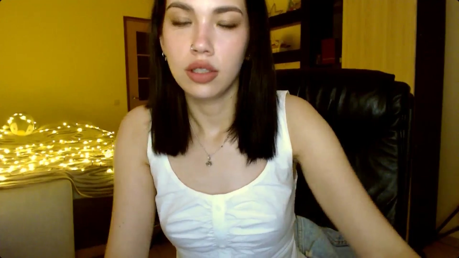 Gallery image thumbnail from LovellyRima__'s myfreecams stream on, 06/22/2024, 18:26 image 16 of 20