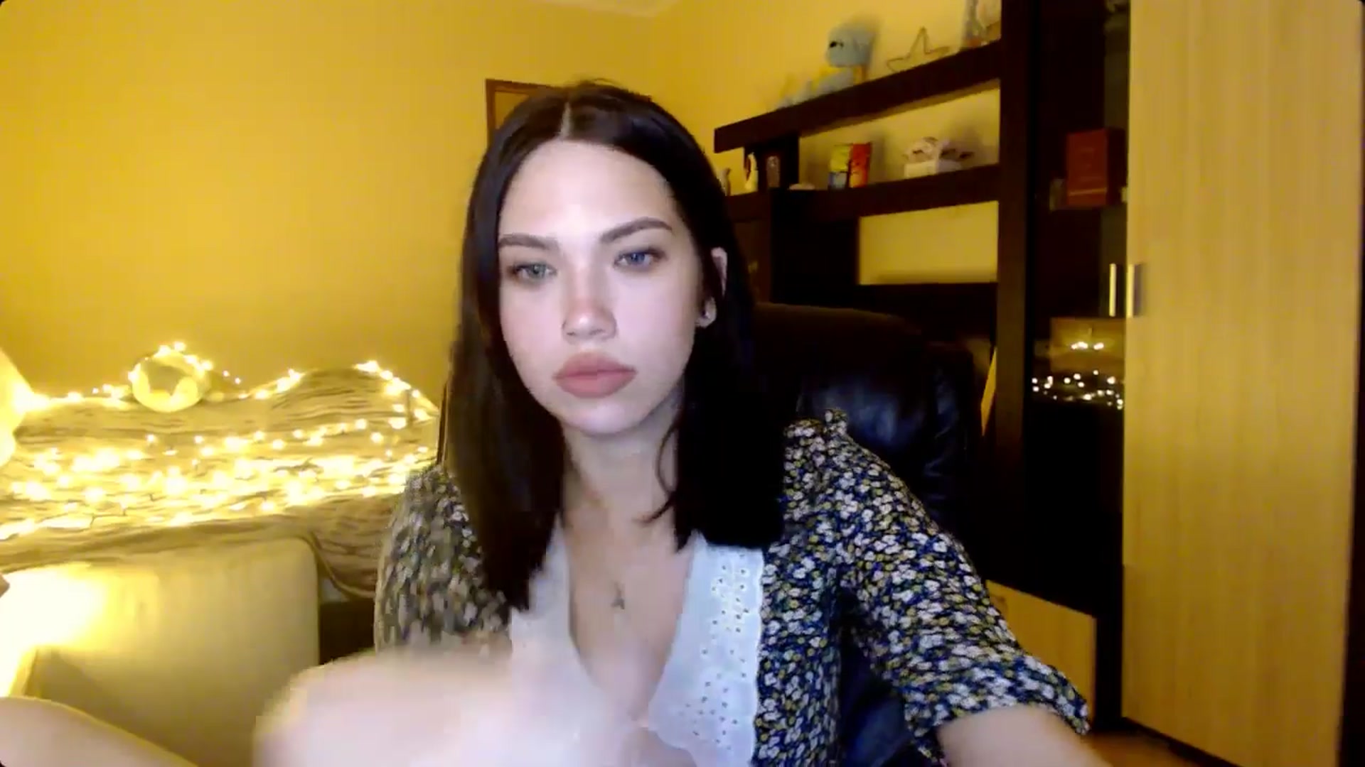 Gallery image thumbnail from LovellyRima__'s myfreecams stream on, 06/23/2024, 20:55 image 16 of 20