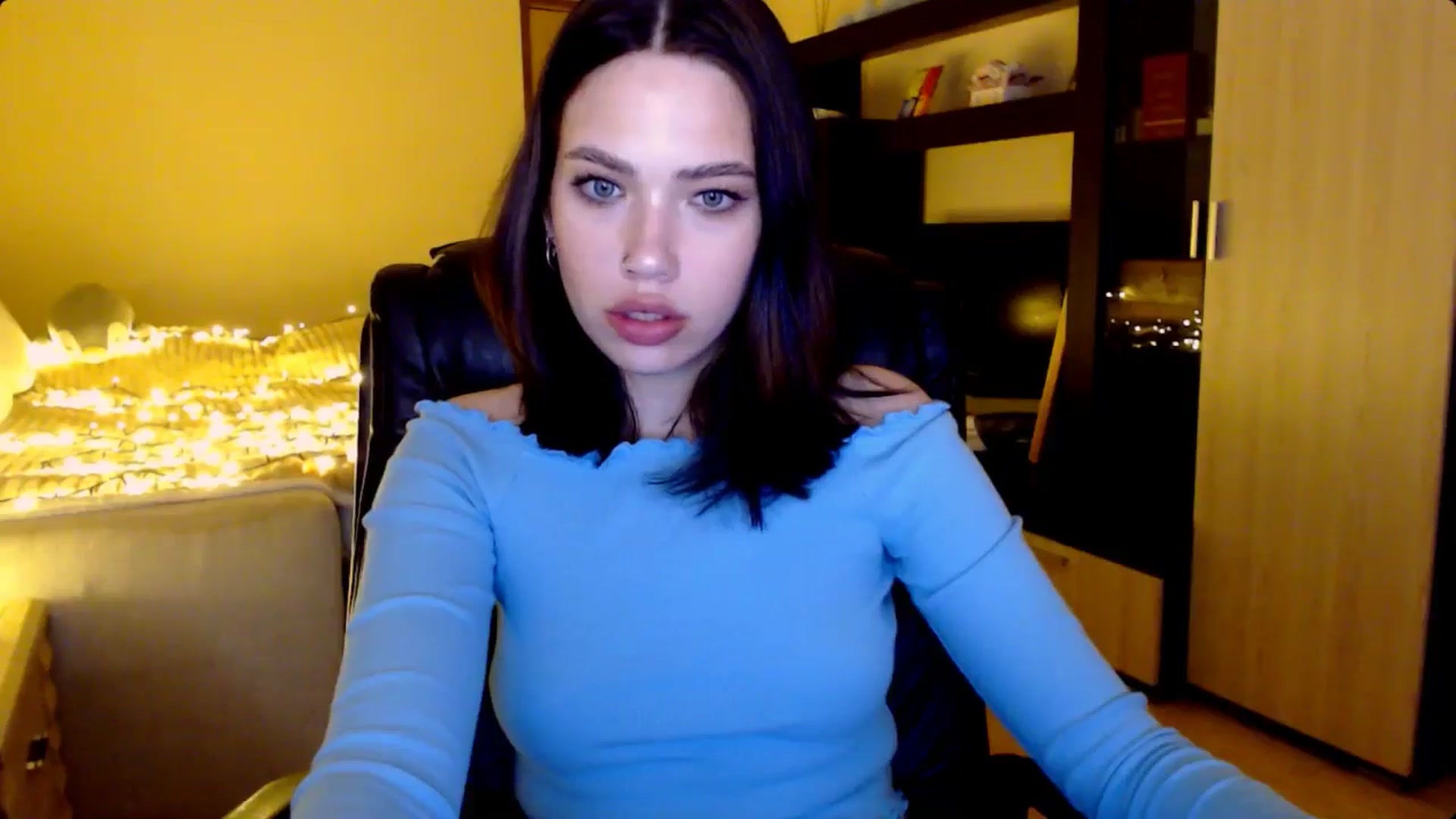 Gallery image thumbnail from LovellyRima__'s myfreecams stream on, 08/02/2024, 18:35 image 8 of 20