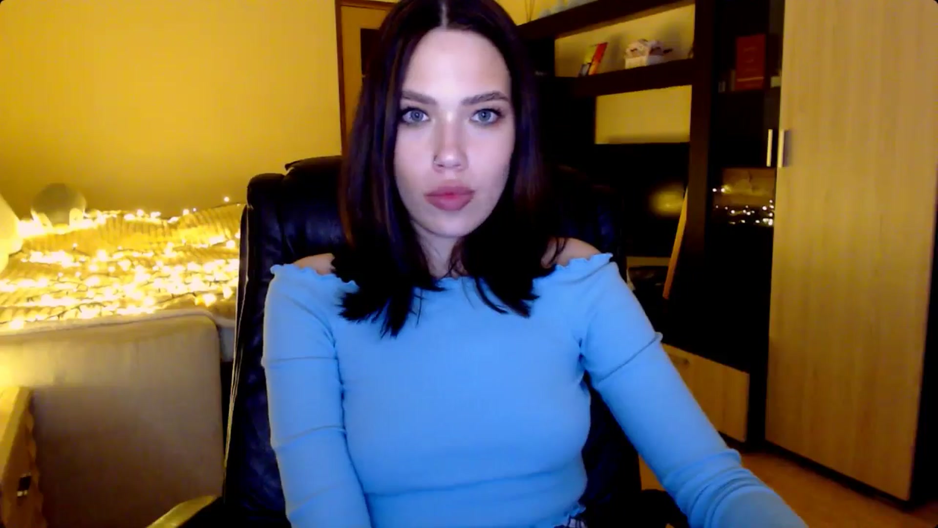 Gallery image thumbnail from LovellyRima__'s myfreecams stream on, 08/02/2024, 18:35 image 16 of 20