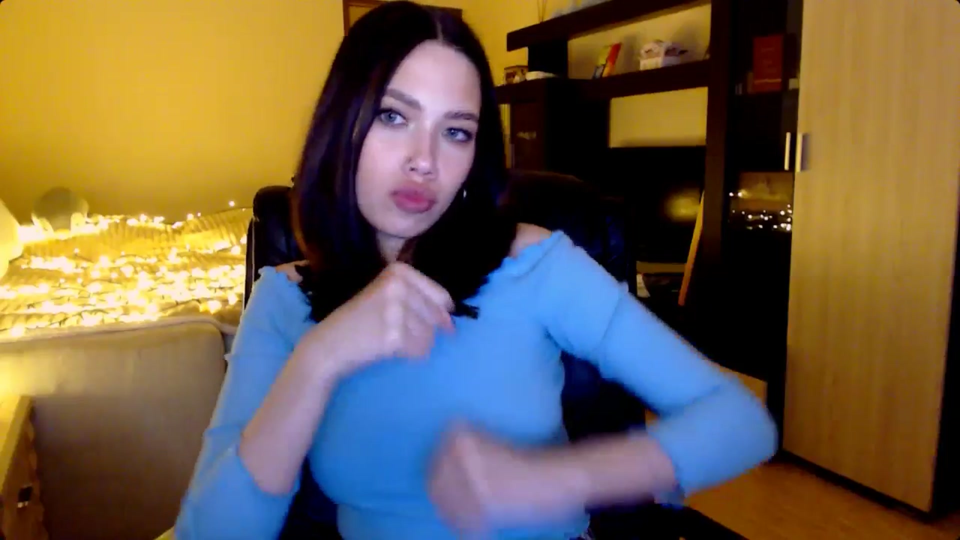 Gallery image thumbnail from LovellyRima__'s myfreecams stream on, 08/02/2024, 18:35 image 14 of 20