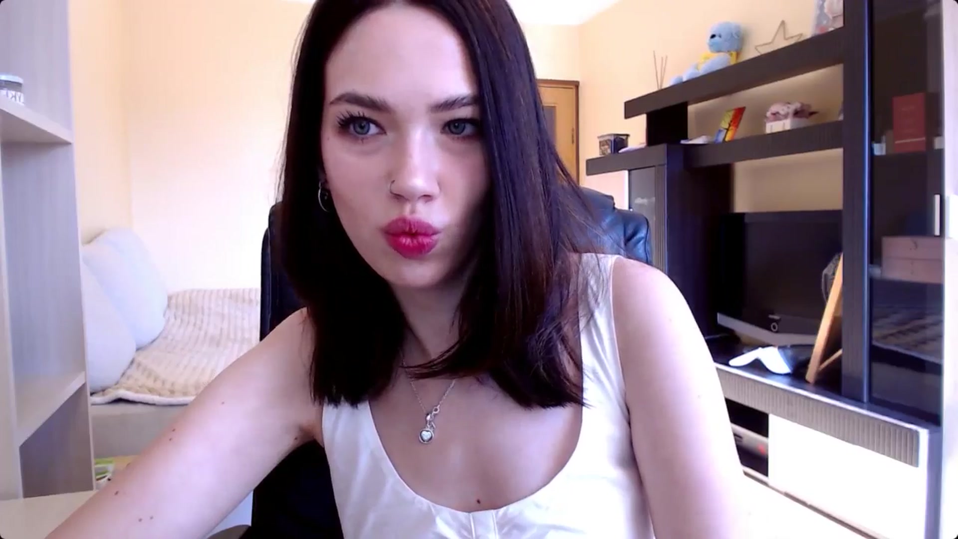 Gallery image thumbnail from LovellyRima__'s myfreecams stream on, 08/05/2024, 15:25 image 8 of 20