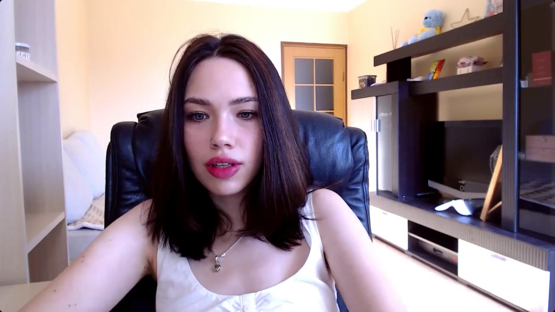 Gallery image thumbnail from LovellyRima__'s myfreecams stream on, 08/05/2024, 15:25 image 13 of 20