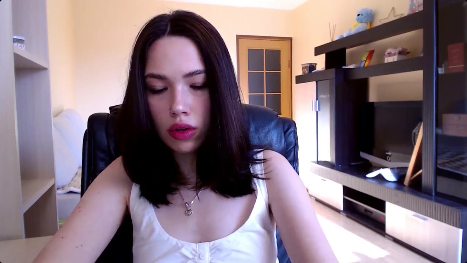 Gallery image thumbnail from LovellyRima__'s myfreecams stream on, 08/05/2024, 15:25 image 20 of 20