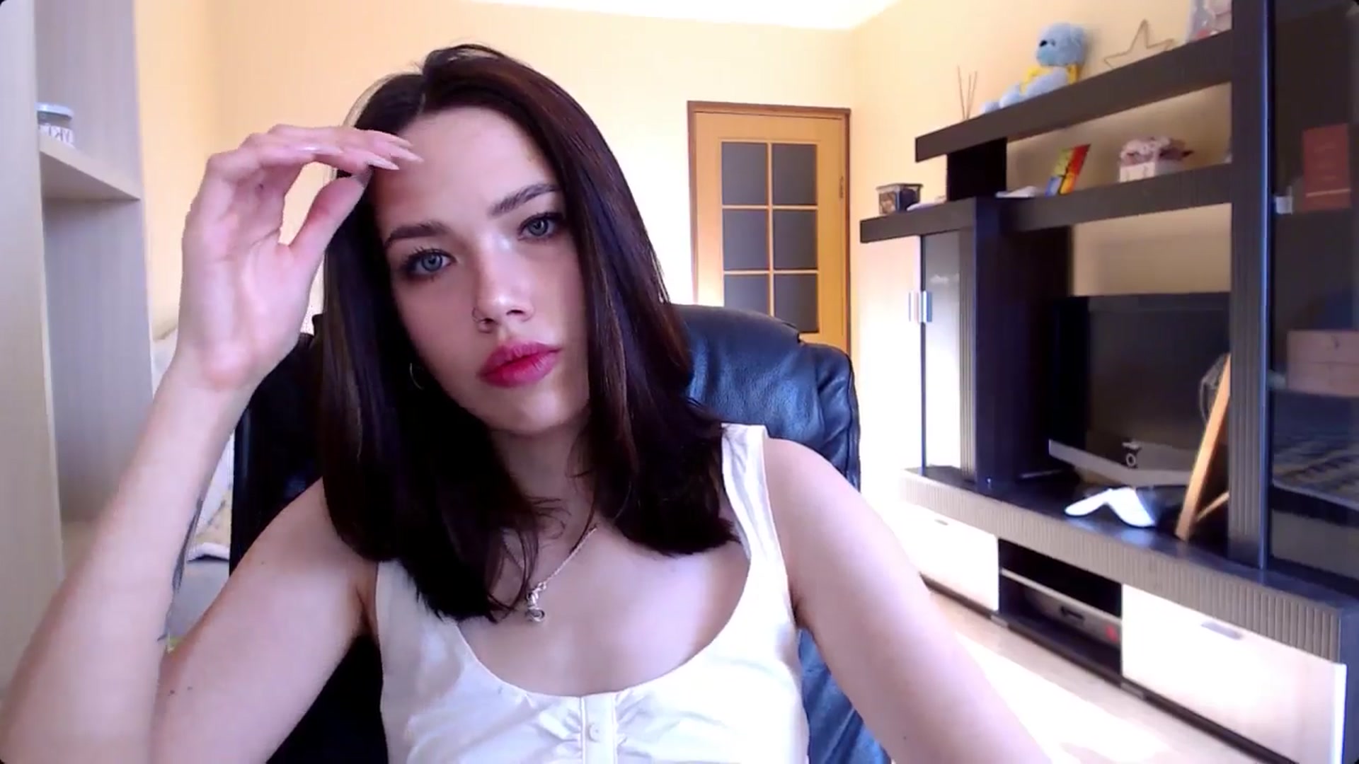 Gallery image thumbnail from LovellyRima__'s myfreecams stream on, 08/05/2024, 15:25 image 18 of 20
