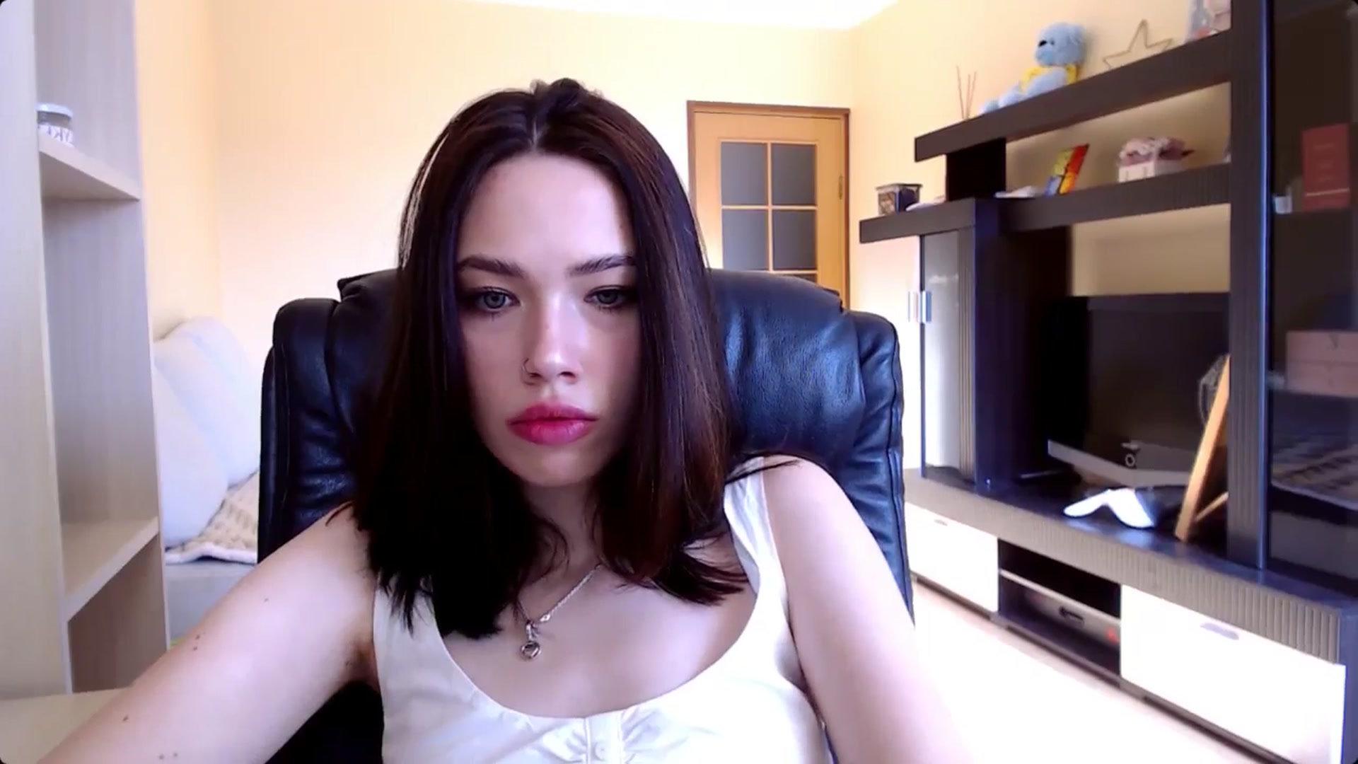 Gallery image thumbnail from LovellyRima__'s myfreecams stream on, 08/05/2024, 15:25 image 14 of 20
