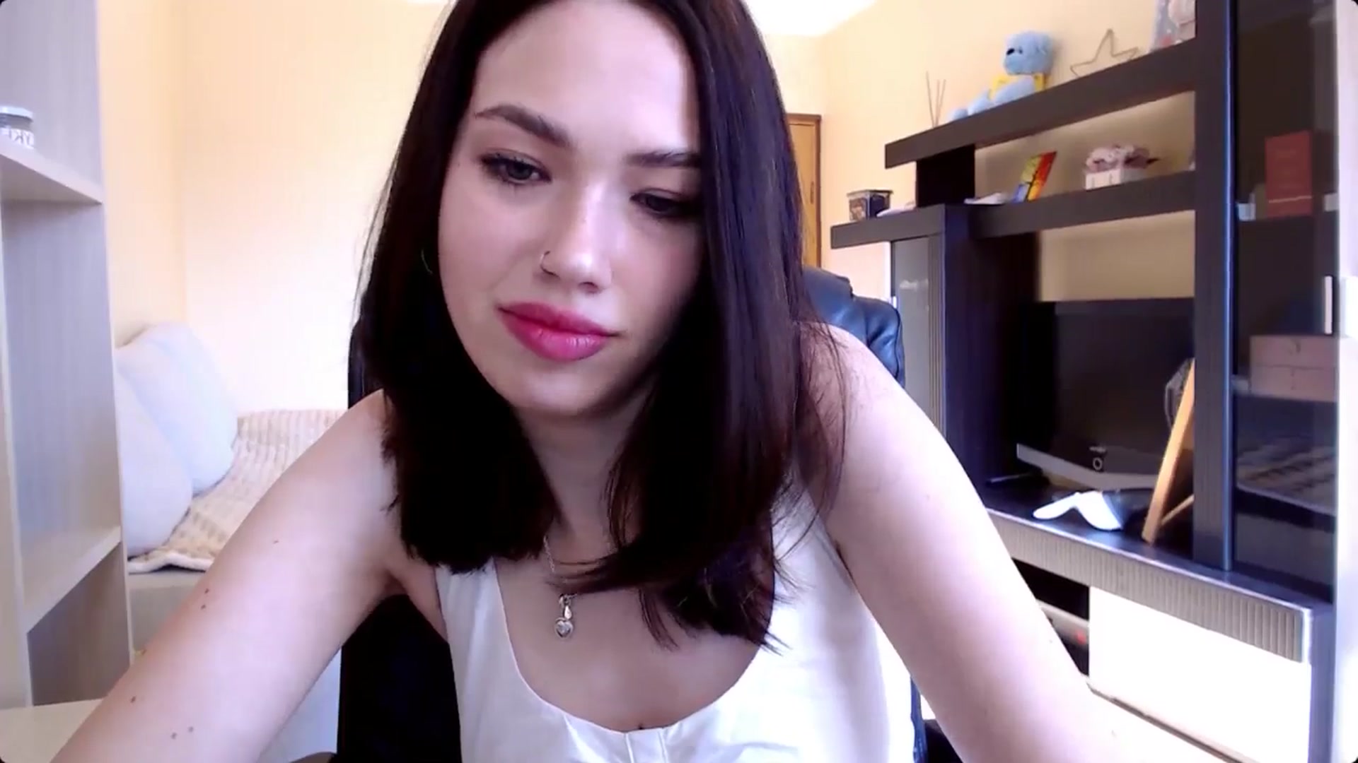 Gallery image thumbnail from LovellyRima__'s myfreecams stream on, 08/05/2024, 15:25 image 9 of 20