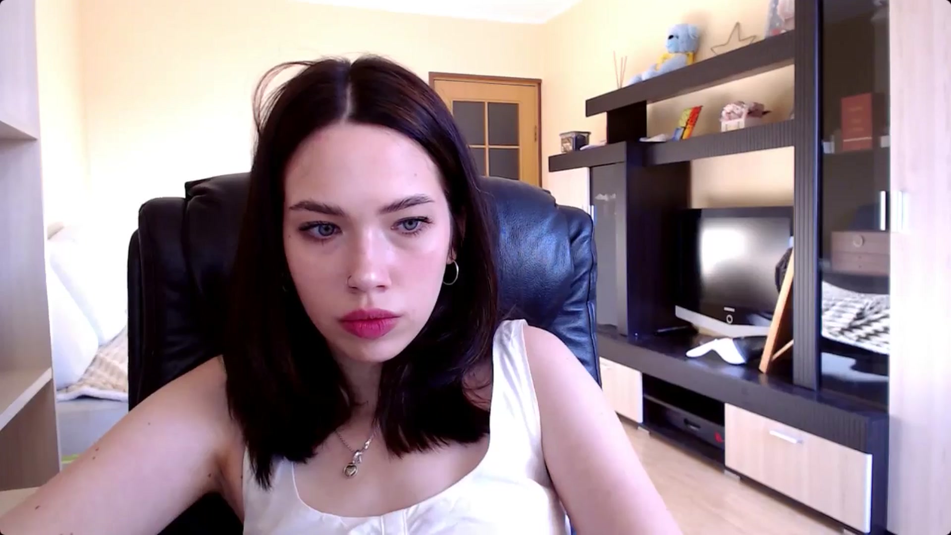 Gallery image thumbnail from LovellyRima__'s myfreecams stream on, 08/05/2024, 16:33 image 12 of 20