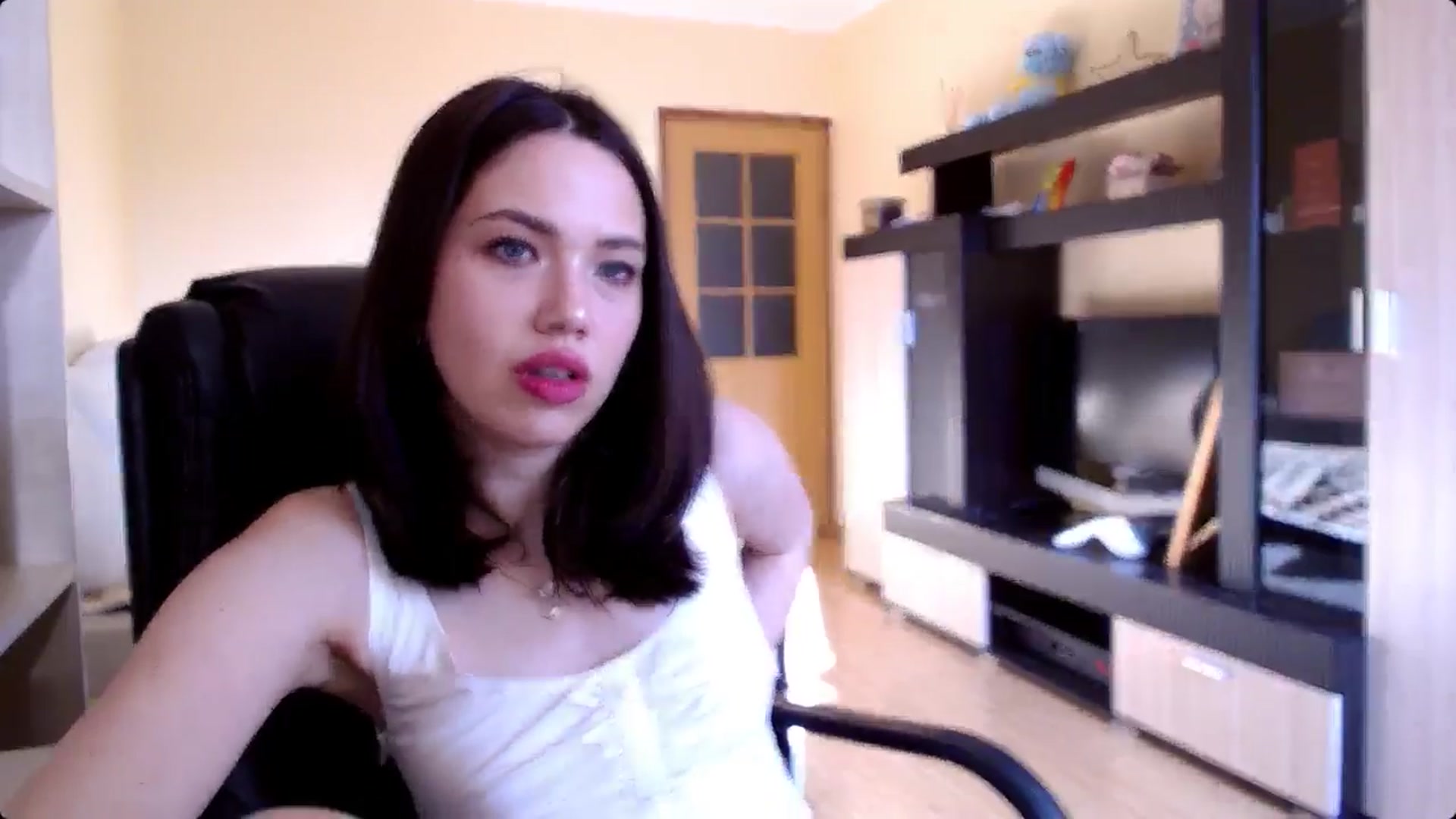 Gallery image thumbnail from LovellyRima__'s myfreecams stream on, 08/05/2024, 16:33 image 6 of 20