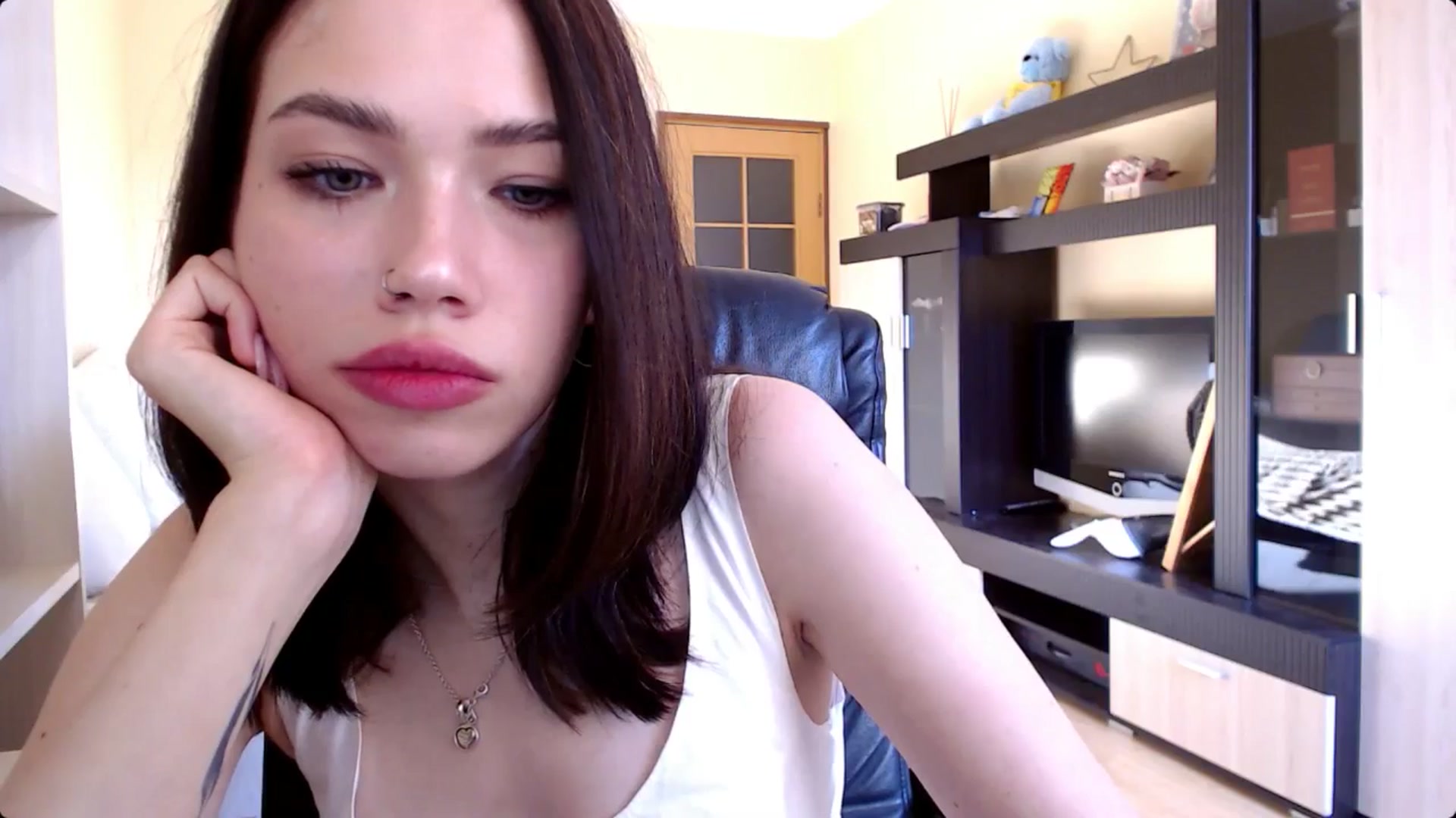 Gallery image thumbnail from LovellyRima__'s myfreecams stream on, 08/05/2024, 16:33 image 11 of 20