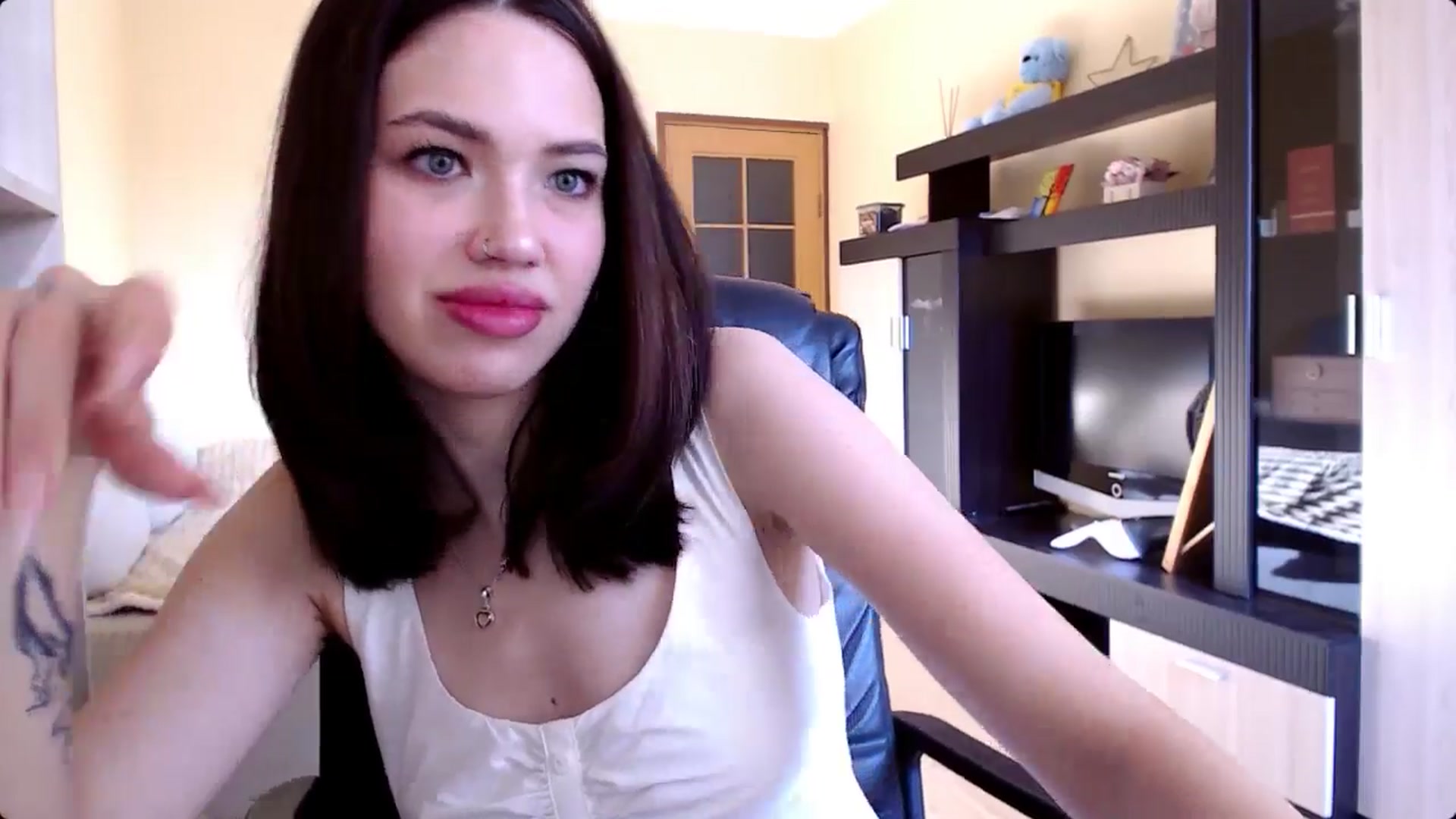 Gallery image thumbnail from LovellyRima__'s myfreecams stream on, 08/05/2024, 16:33 image 7 of 20