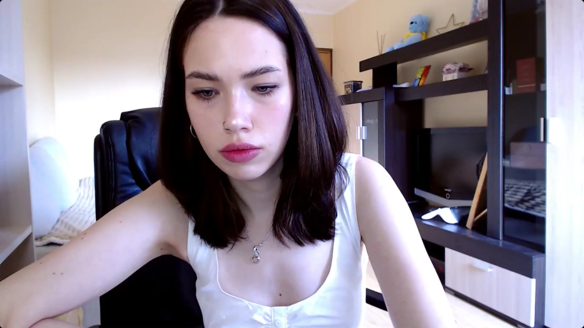 Gallery image thumbnail from LovellyRima__'s myfreecams stream on, 08/05/2024, 16:33 image 2 of 20