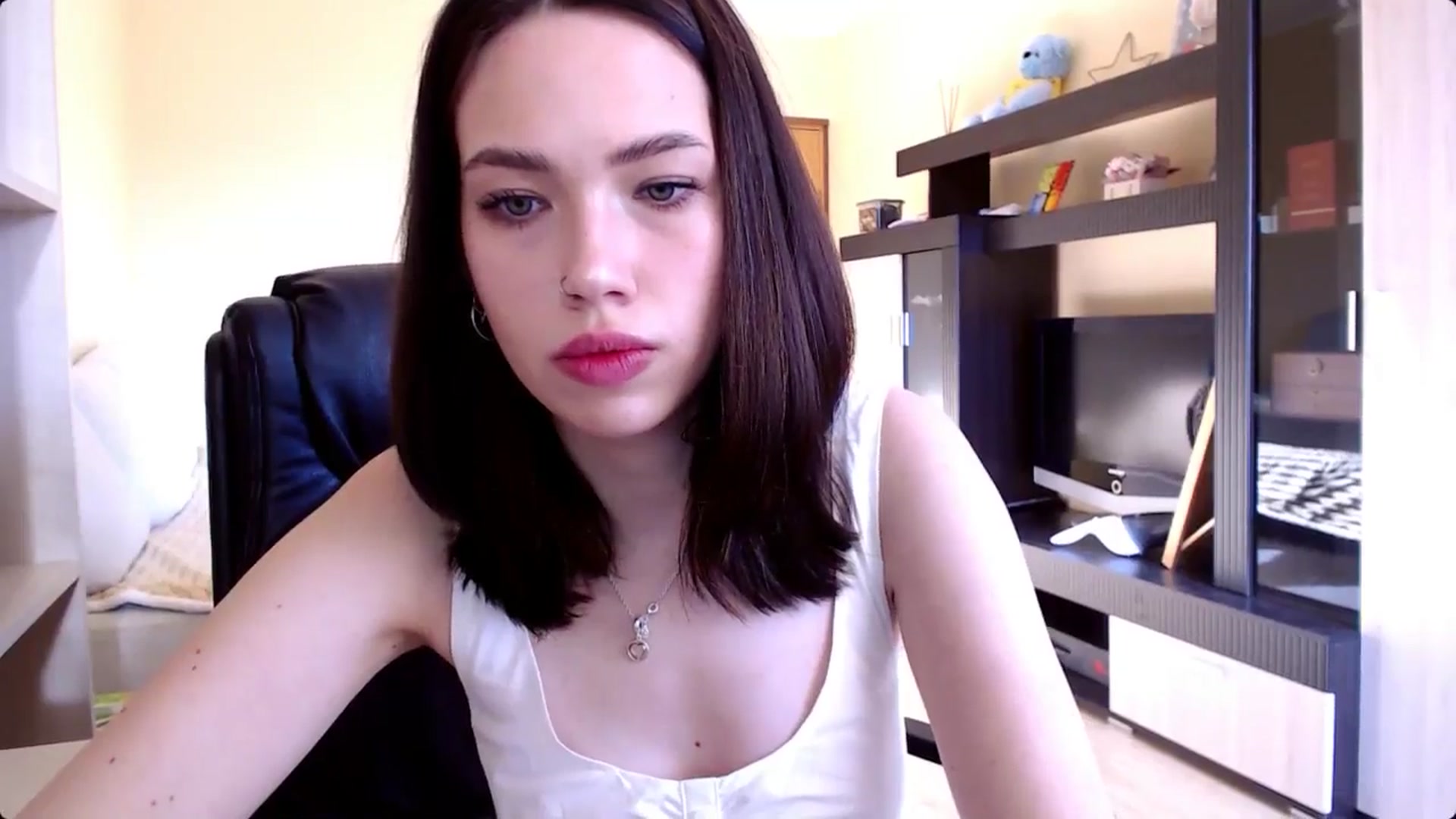 Gallery image thumbnail from LovellyRima__'s myfreecams stream on, 08/05/2024, 16:33 image 3 of 20