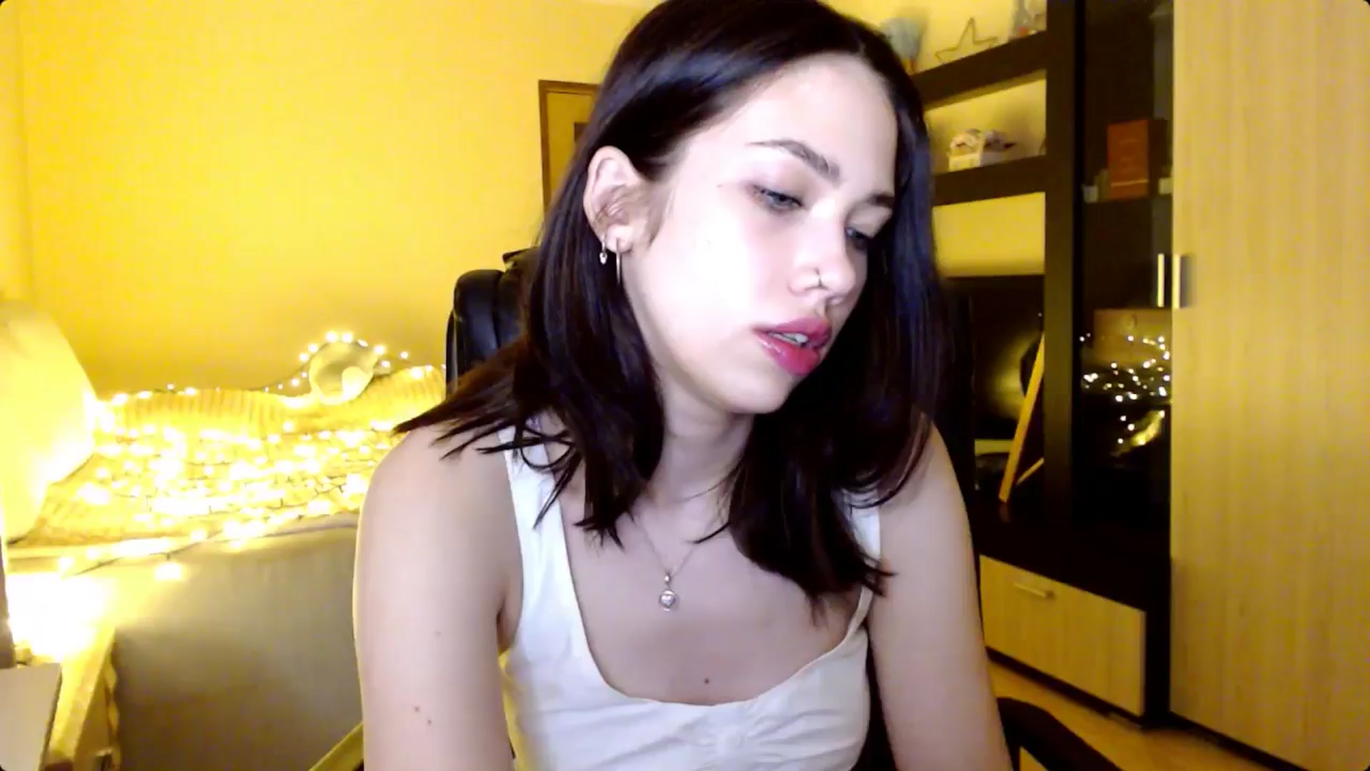 Gallery image thumbnail from LovellyRima__'s myfreecams stream on, 08/05/2024, 20:10 image 9 of 20