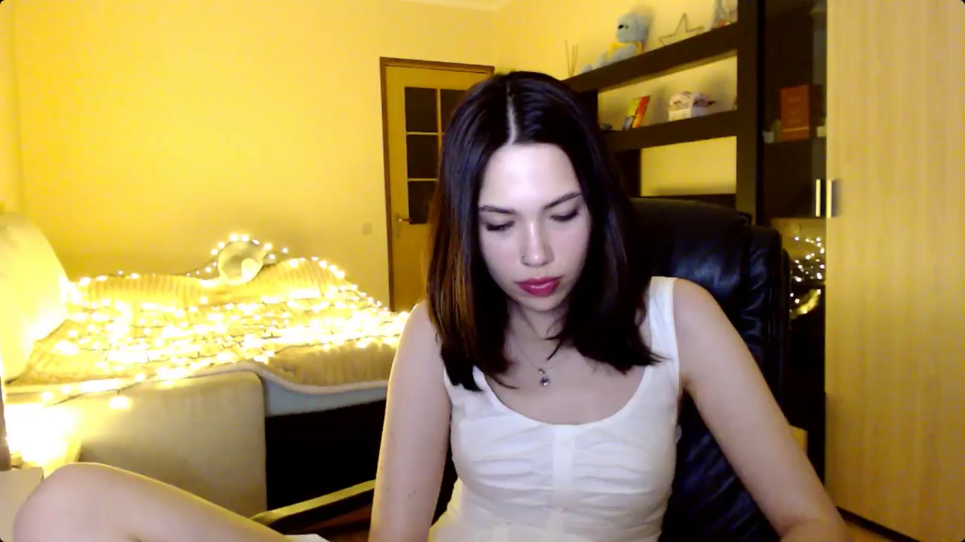 Gallery image thumbnail from LovellyRima__'s myfreecams stream on, 08/05/2024, 20:10 image 10 of 20