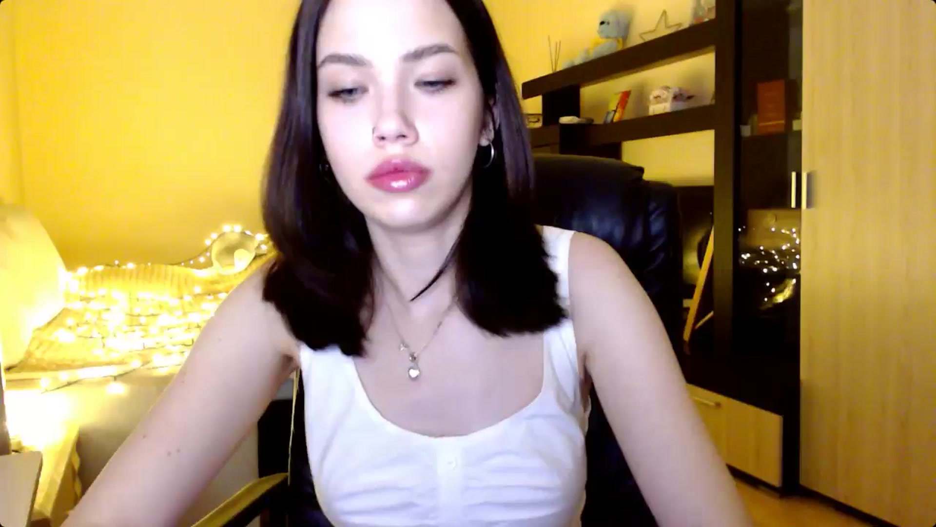 Gallery image thumbnail from LovellyRima__'s myfreecams stream on, 08/05/2024, 20:10 image 1 of 20