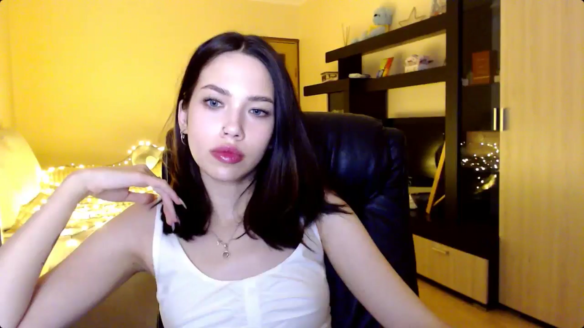 Gallery image thumbnail from LovellyRima__'s myfreecams stream on, 08/05/2024, 20:10 image 6 of 20