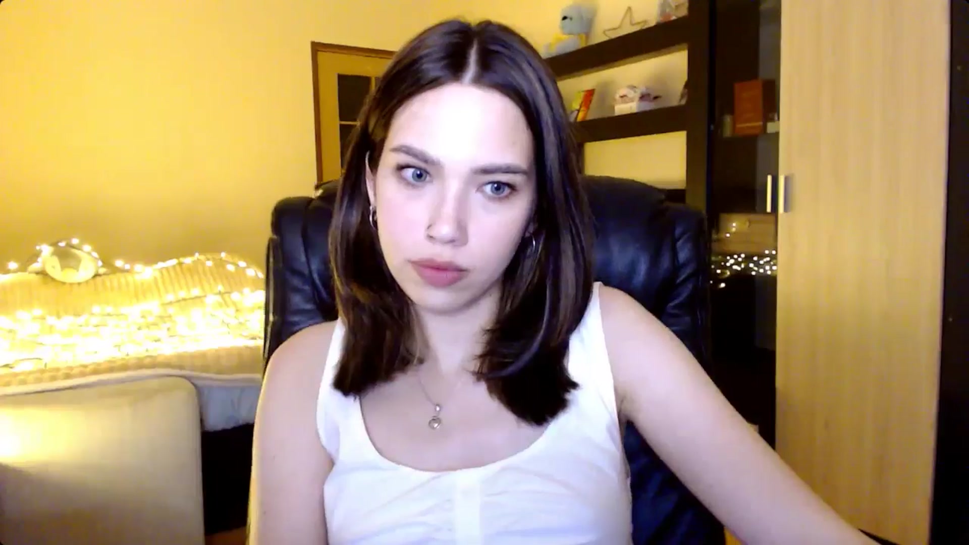 Gallery image thumbnail from LovellyRima__'s myfreecams stream on, 08/10/2024, 21:07 image 17 of 20