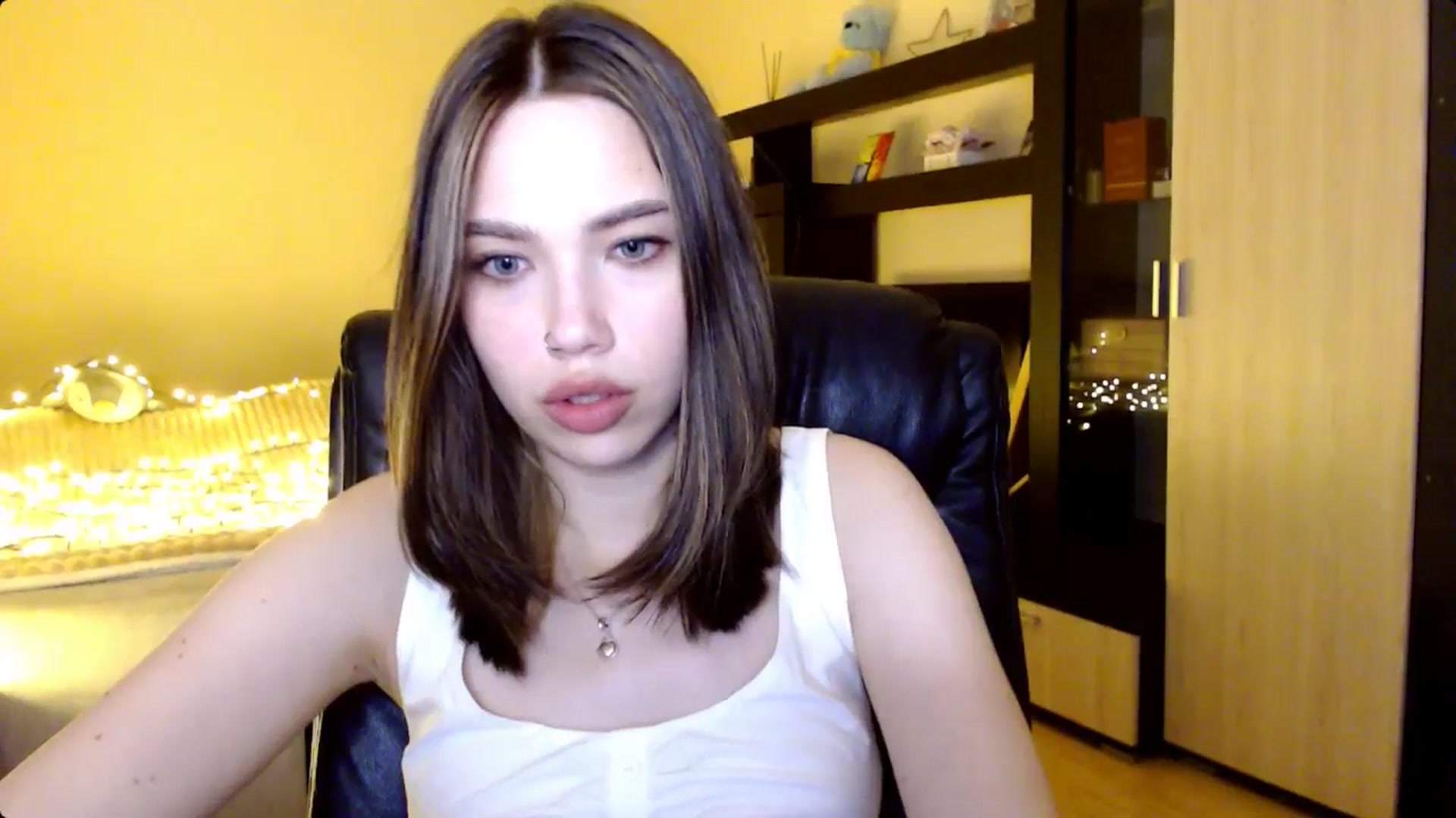 Gallery image thumbnail from LovellyRima__'s myfreecams stream on, 08/10/2024, 21:07 image 8 of 20