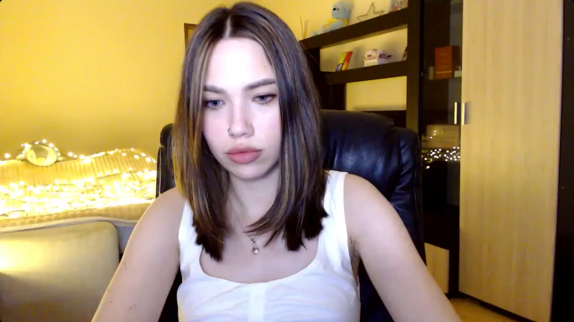 Gallery image thumbnail from LovellyRima__'s myfreecams stream on, 08/10/2024, 21:07 image 4 of 20