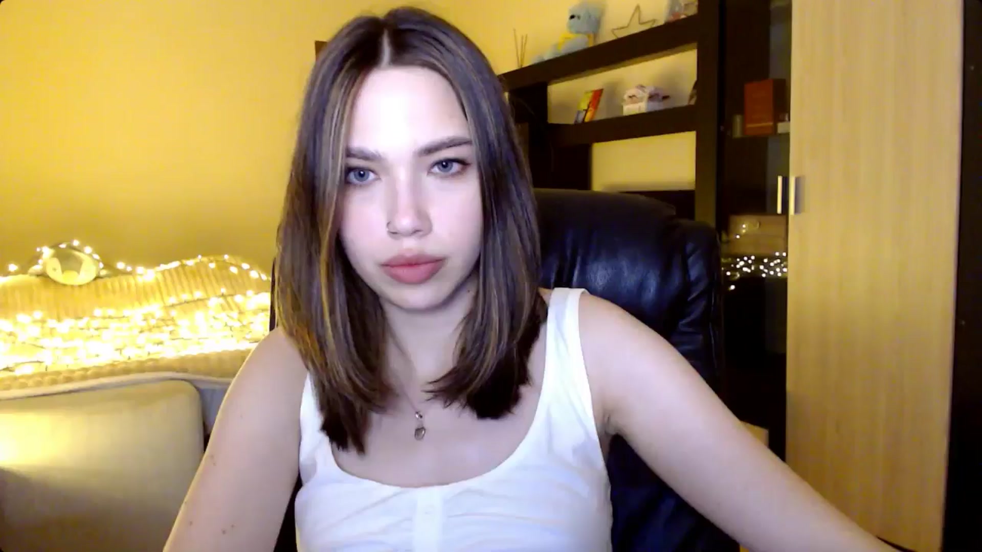 Gallery image thumbnail from LovellyRima__'s myfreecams stream on, 08/10/2024, 21:07 image 6 of 20