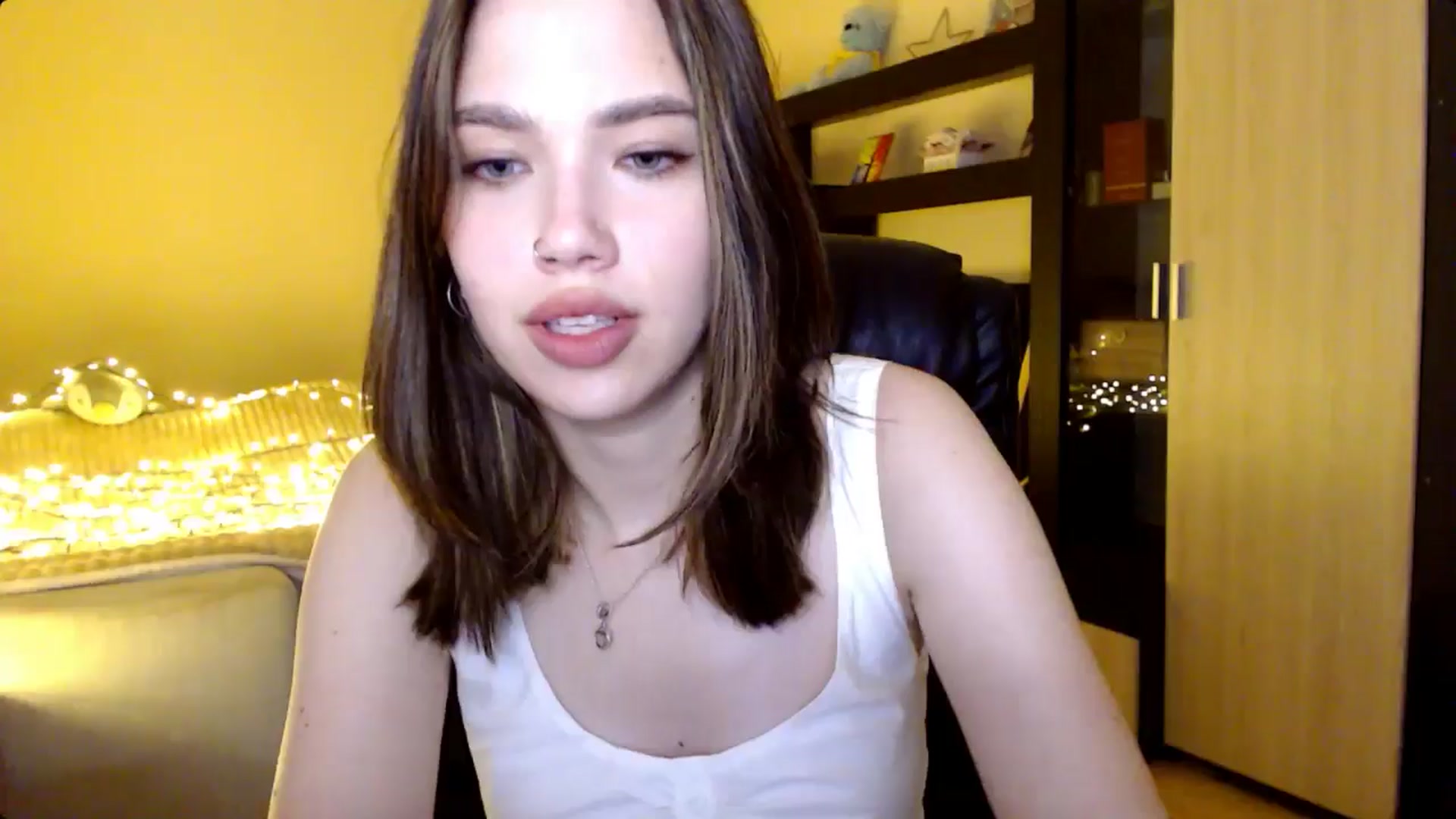 Gallery image thumbnail from LovellyRima__'s myfreecams stream on, 08/10/2024, 21:07 image 20 of 20