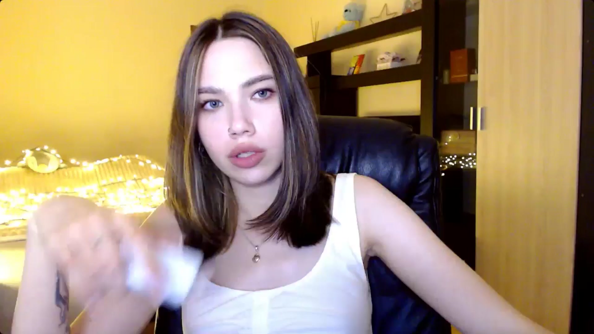 Gallery image thumbnail from LovellyRima__'s myfreecams stream on, 08/10/2024, 21:07 image 7 of 20