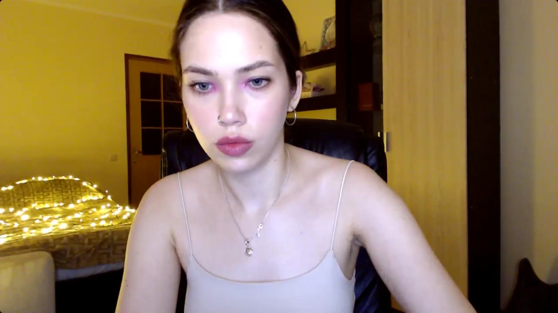 Gallery image thumbnail from LovellyRima__'s myfreecams stream on, 08/18/2024, 20:46 image 5 of 20