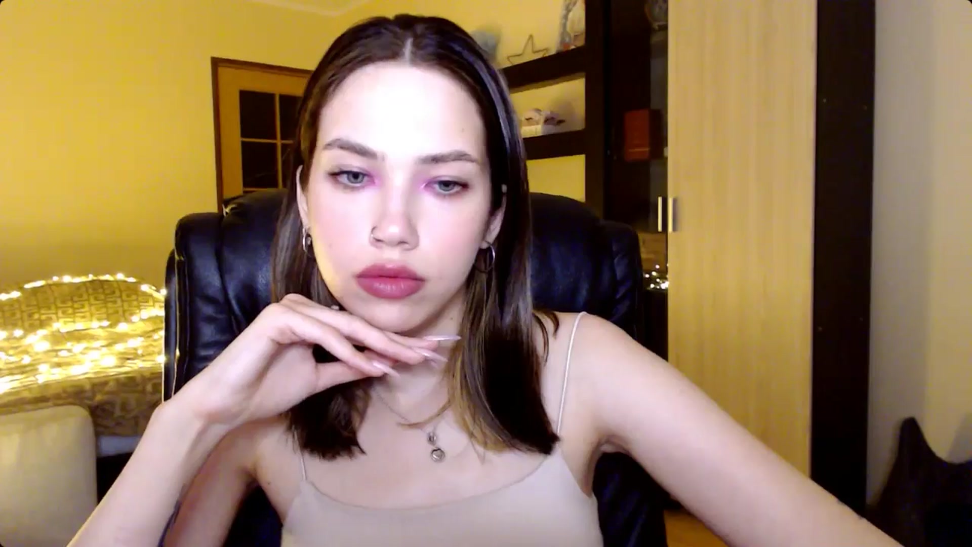 Gallery image thumbnail from LovellyRima__'s myfreecams stream on, 08/18/2024, 20:46 image 13 of 20