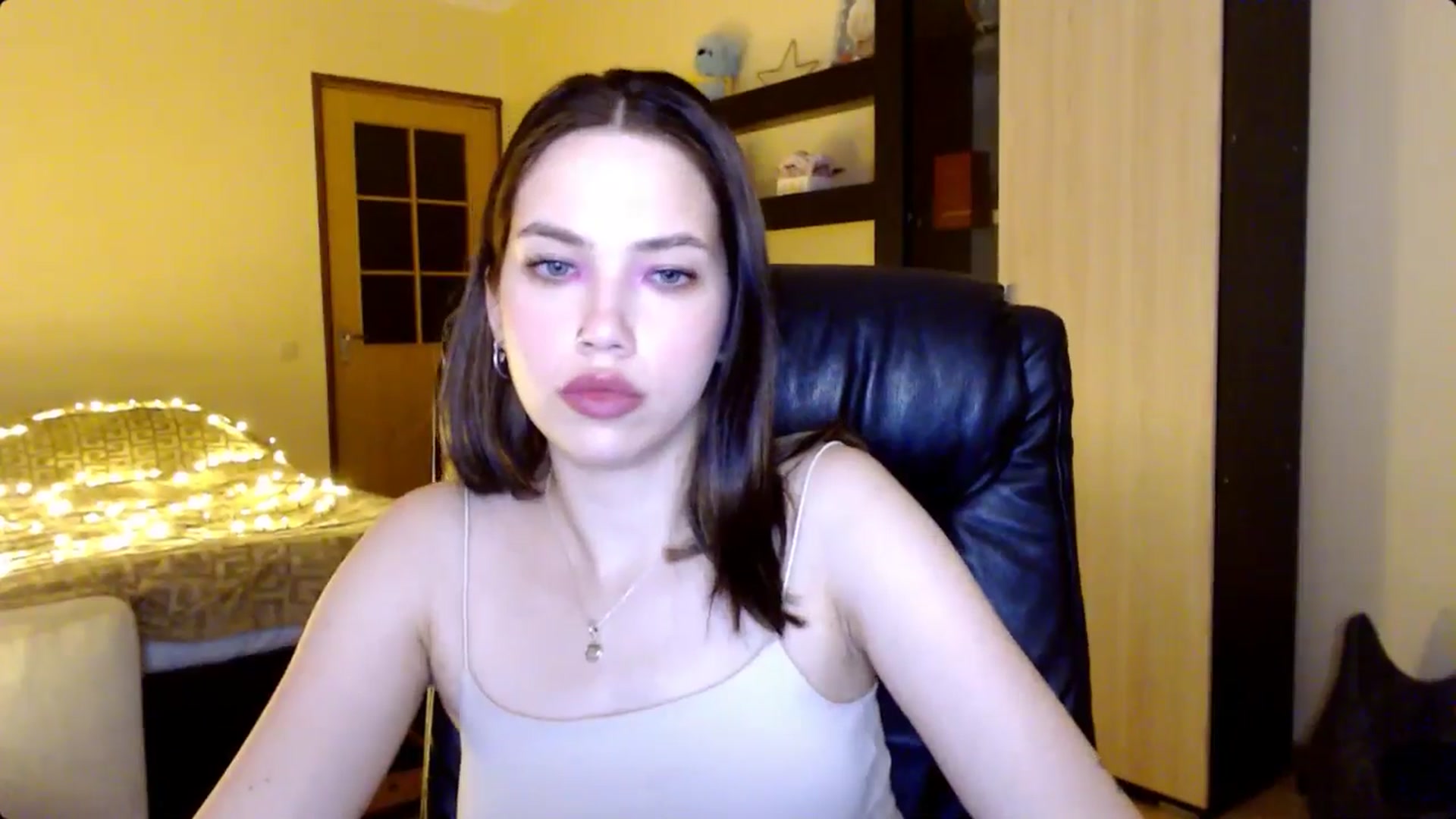Gallery image thumbnail from LovellyRima__'s myfreecams stream on, 08/18/2024, 21:31 image 2 of 20