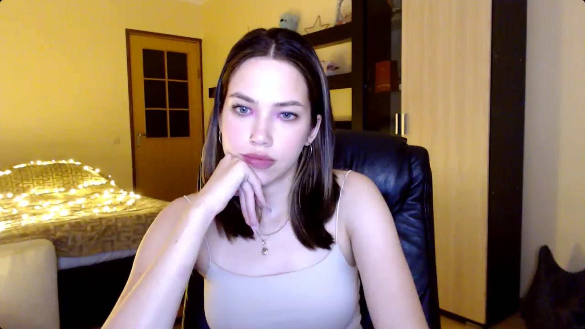 Gallery image thumbnail from LovellyRima__'s myfreecams stream on, 08/18/2024, 21:31 image 18 of 20
