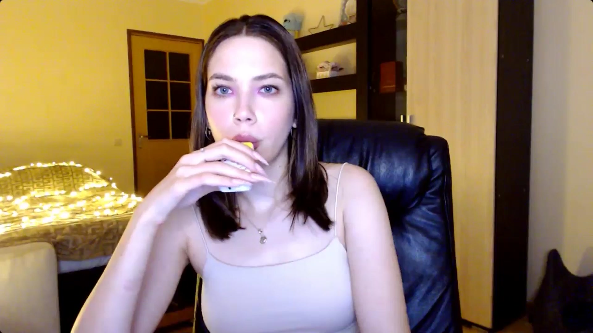 Gallery image thumbnail from LovellyRima__'s myfreecams stream on, 08/18/2024, 21:31 image 11 of 20